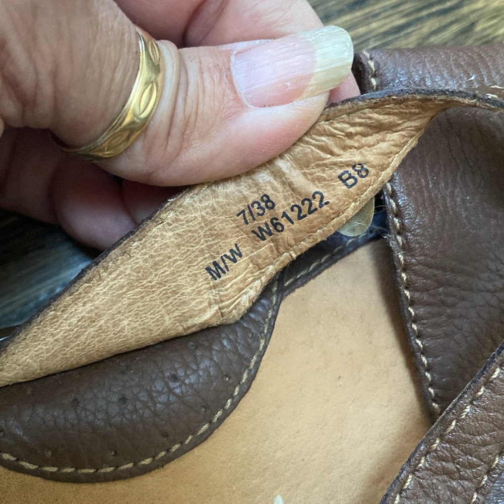 SALE! Brown Born Leather Sandals Size 8 (39) EUC - Picture 3 of 3